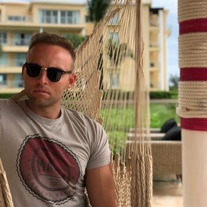 Meet your Posher, Guy